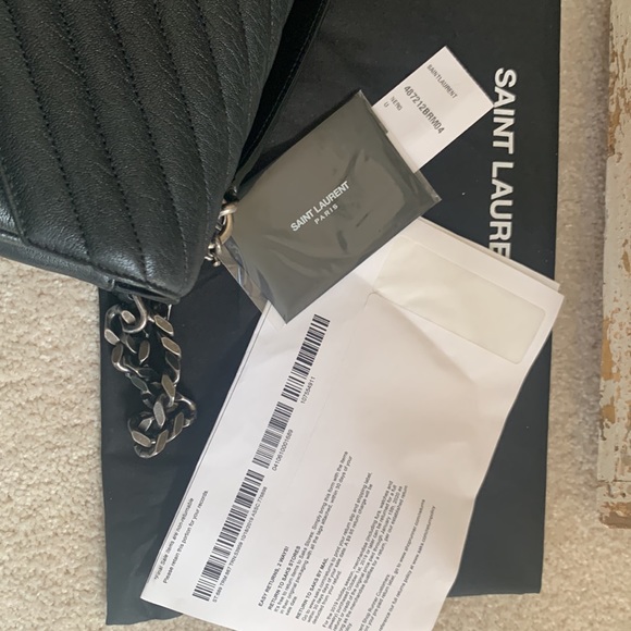 College large YSL ♥️Authenticity Card included♥️ - Picture 15 of 17